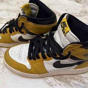 Nike Air Jordan 1 Mid GS – Yellow/Black/White – Size 6.5Y